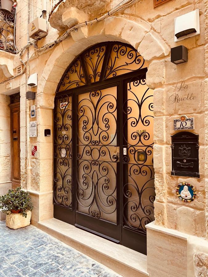 Апартаменты 10 La Ruelle Валетта Экстерьер фото